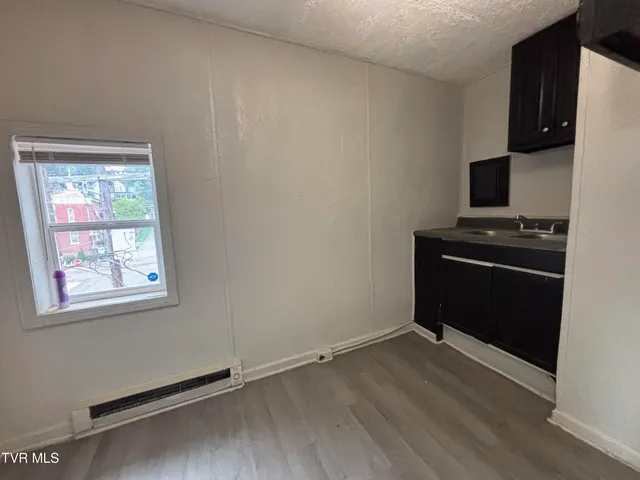 $550 | 106 High Avenue Northeast, Coeburn, VA 24230