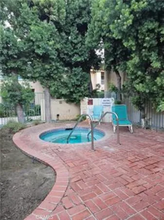 $469,000 | 18307 Burbank Boulevard, Unit 41, Tarzana, CA 91356