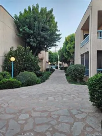 $469,000 | 18307 Burbank Boulevard, Unit 41, Tarzana, CA 91356