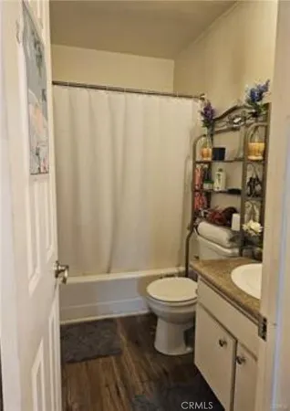 $469,000 | 18307 Burbank Boulevard, Unit 41, Tarzana, CA 91356