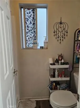 $469,000 | 18307 Burbank Boulevard, Unit 41, Tarzana, CA 91356