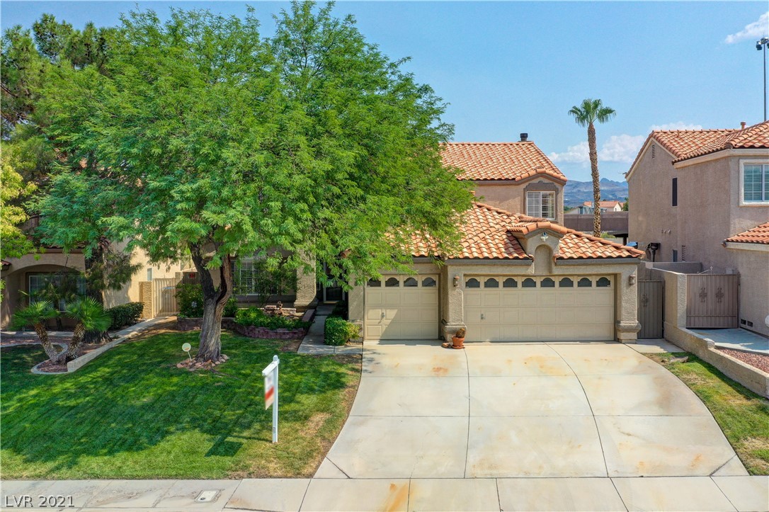 8 Rampart Court Henderson, NV 89074 - Photo 1 of 39