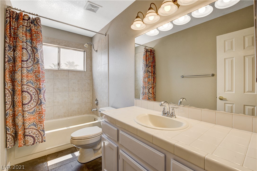 8 Rampart Court Henderson, NV 89074 - Photo 17 of 39