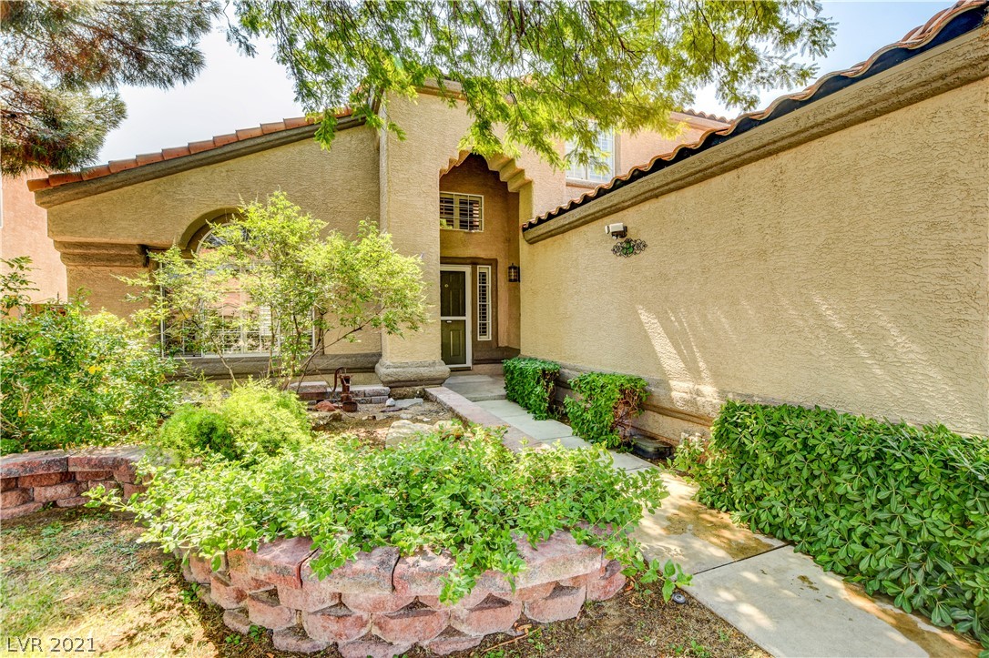 8 Rampart Court Henderson, NV 89074 - Photo 2 of 39