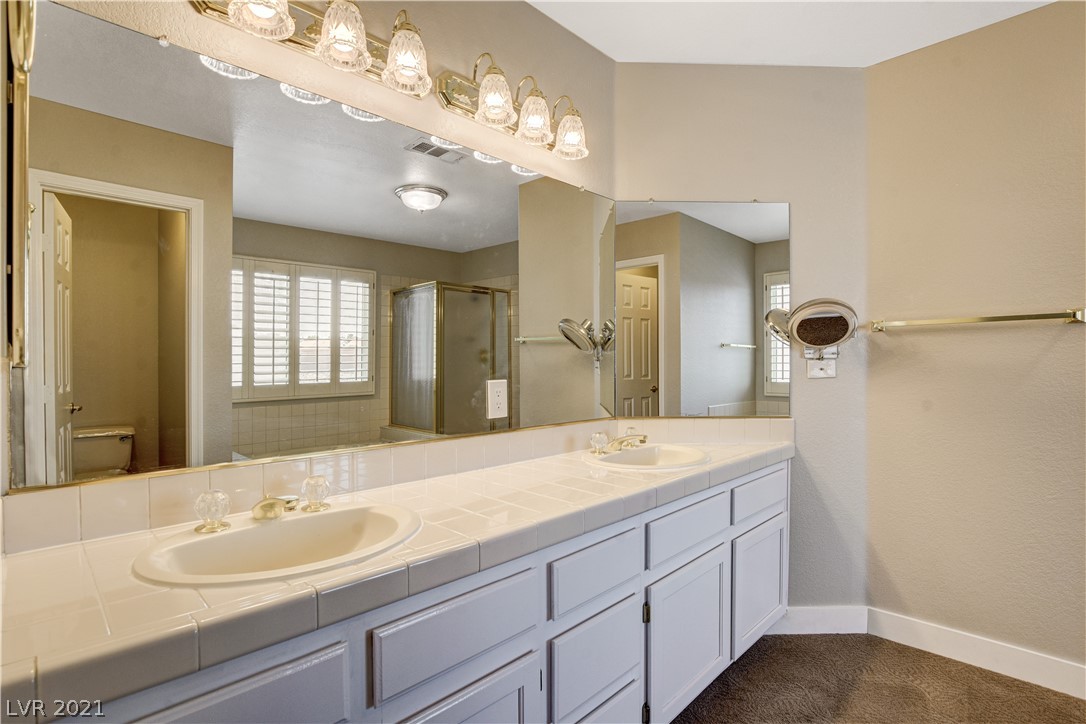 8 Rampart Court Henderson, NV 89074 - Photo 22 of 39