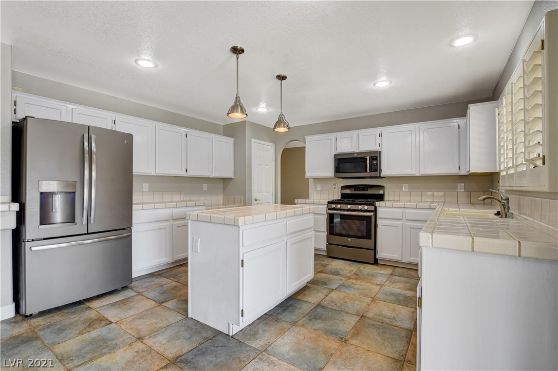 8 Rampart Court Henderson, NV 89074 - Photo 26 of 39