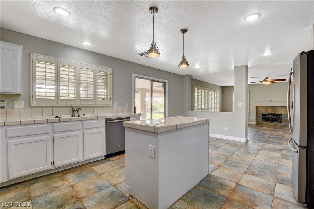 8 Rampart Court Henderson, NV 89074 - Photo 27 of 39