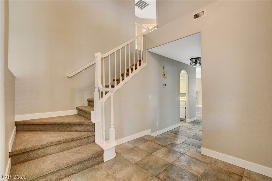 8 Rampart Court Henderson, NV 89074 - Photo 4 of 39