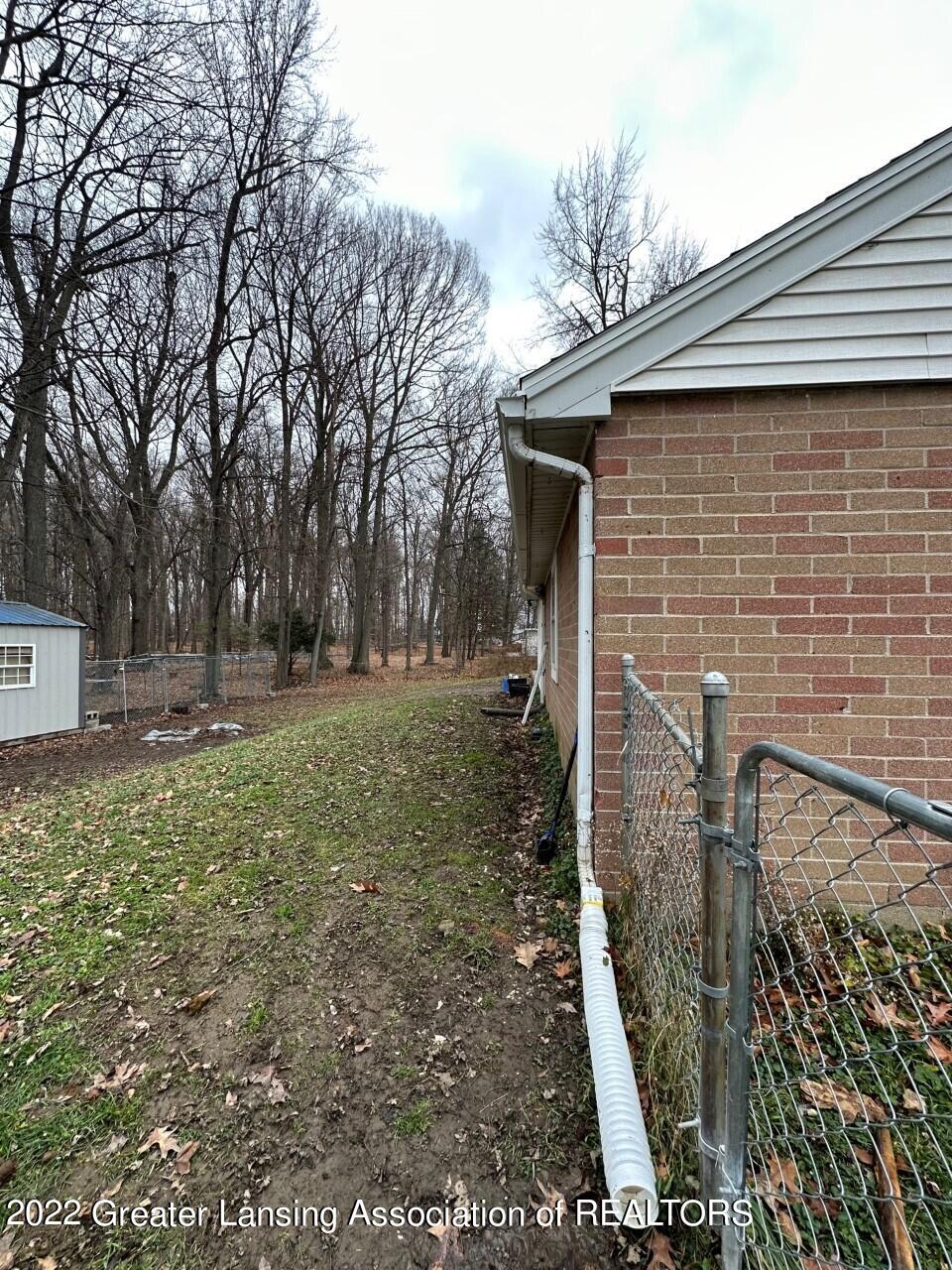 1101 Maycroft Road Lansing, MI 48917 - Photo 27 of 29 Back Yard