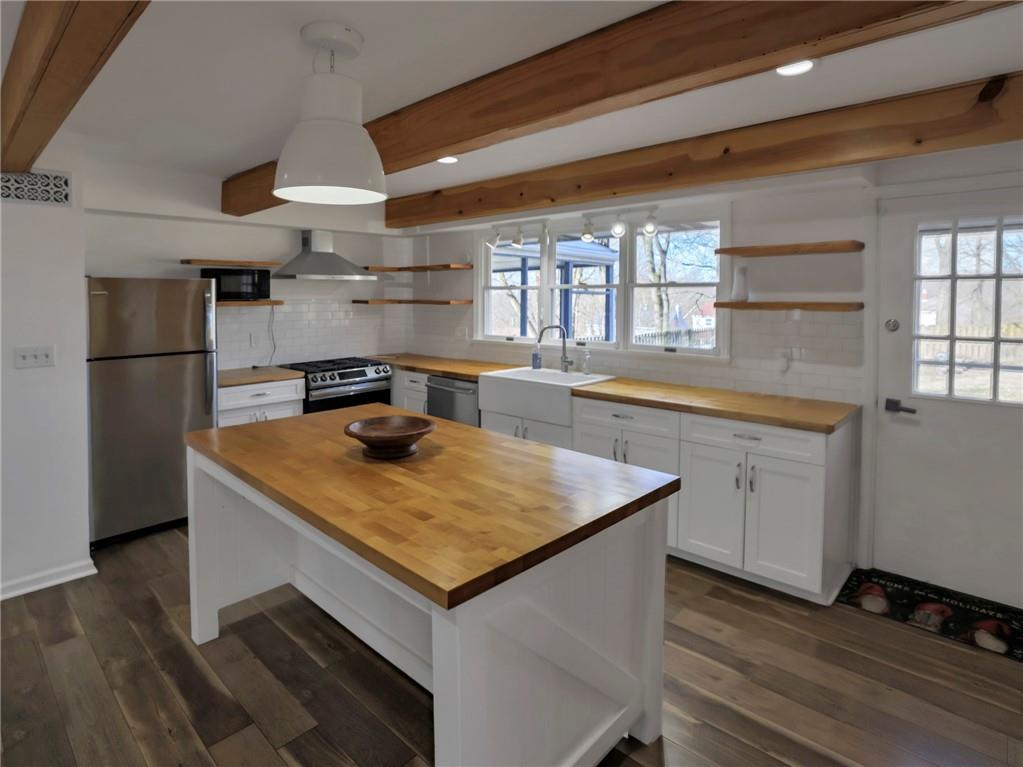 172 Crescent Hills Road Pittsburgh, PA 15235 - Photo 2 of 19