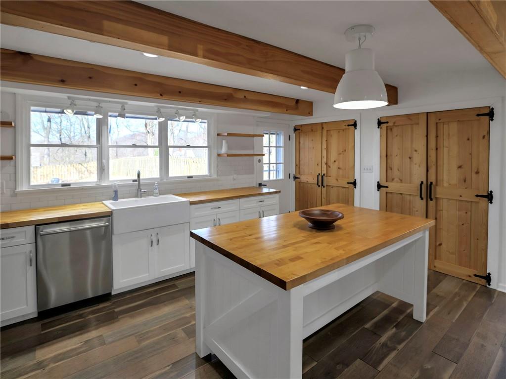 172 Crescent Hills Road Pittsburgh, PA 15235 - Photo 3 of 19