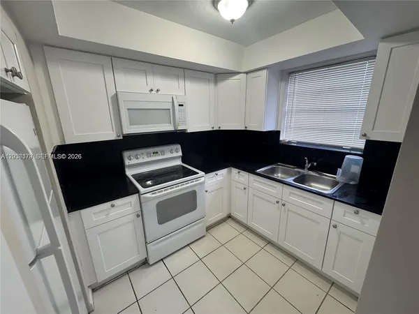 $1,950 | 1370 Northeast 119th Street, Unit 137006, Miami, FL 33161