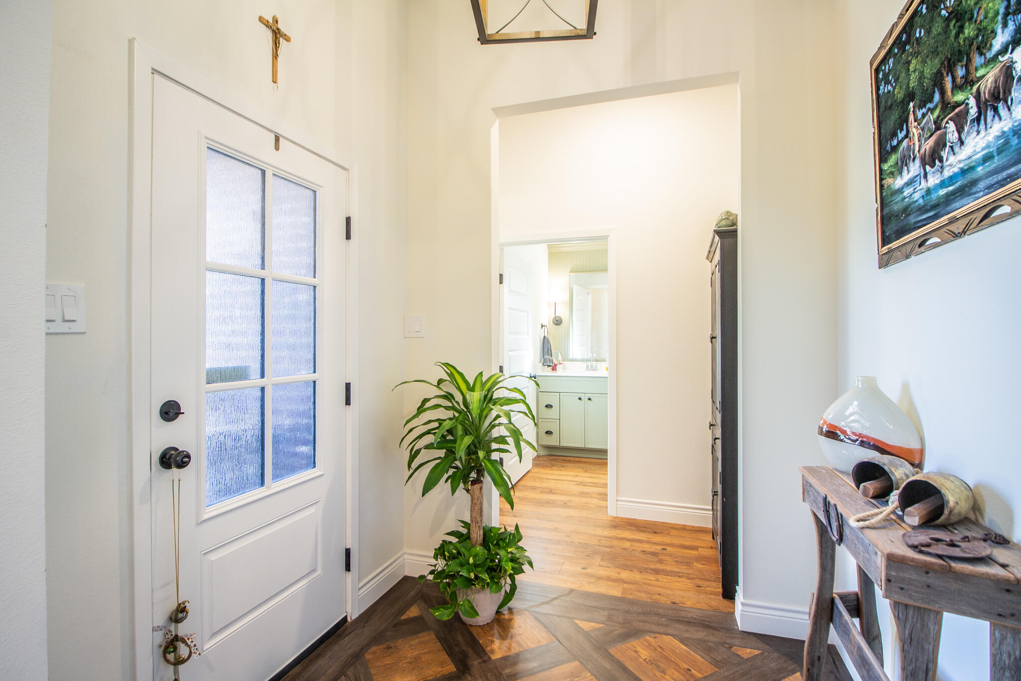 4019 137th Street Lubbock, TX 79423 - Photo 4 of 46 a room with furniture and a potted plant