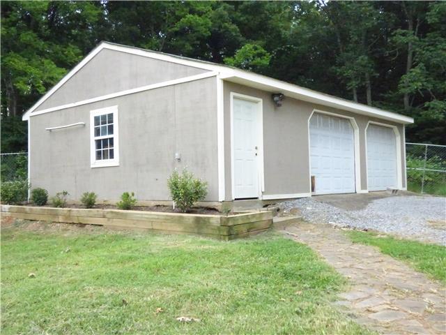 750 square ft. garage/workshop with 110v and 220v 