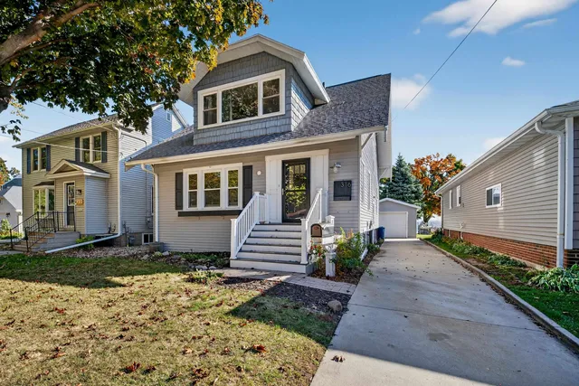 $499,900 | 316 Shorelane Street, Oshkosh, WI 54901