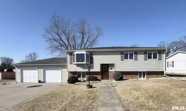 $220,000 | 1538 Oriole Drive, Galesburg, IL 61401