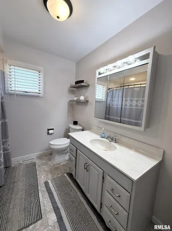 $220,000 | 1538 Oriole Drive, Galesburg, IL 61401