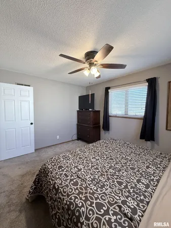 $220,000 | 1538 Oriole Drive, Galesburg, IL 61401