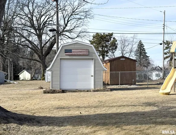 $220,000 | 1538 Oriole Drive, Galesburg, IL 61401