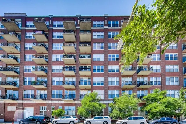 $329,000 | 6 South Laflin Street, Unit 920, Chicago, IL 60607