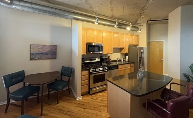 $329,000 | 6 South Laflin Street, Unit 920, Chicago, IL 60607