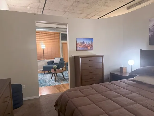 $329,000 | 6 South Laflin Street, Unit 920, Chicago, IL 60607