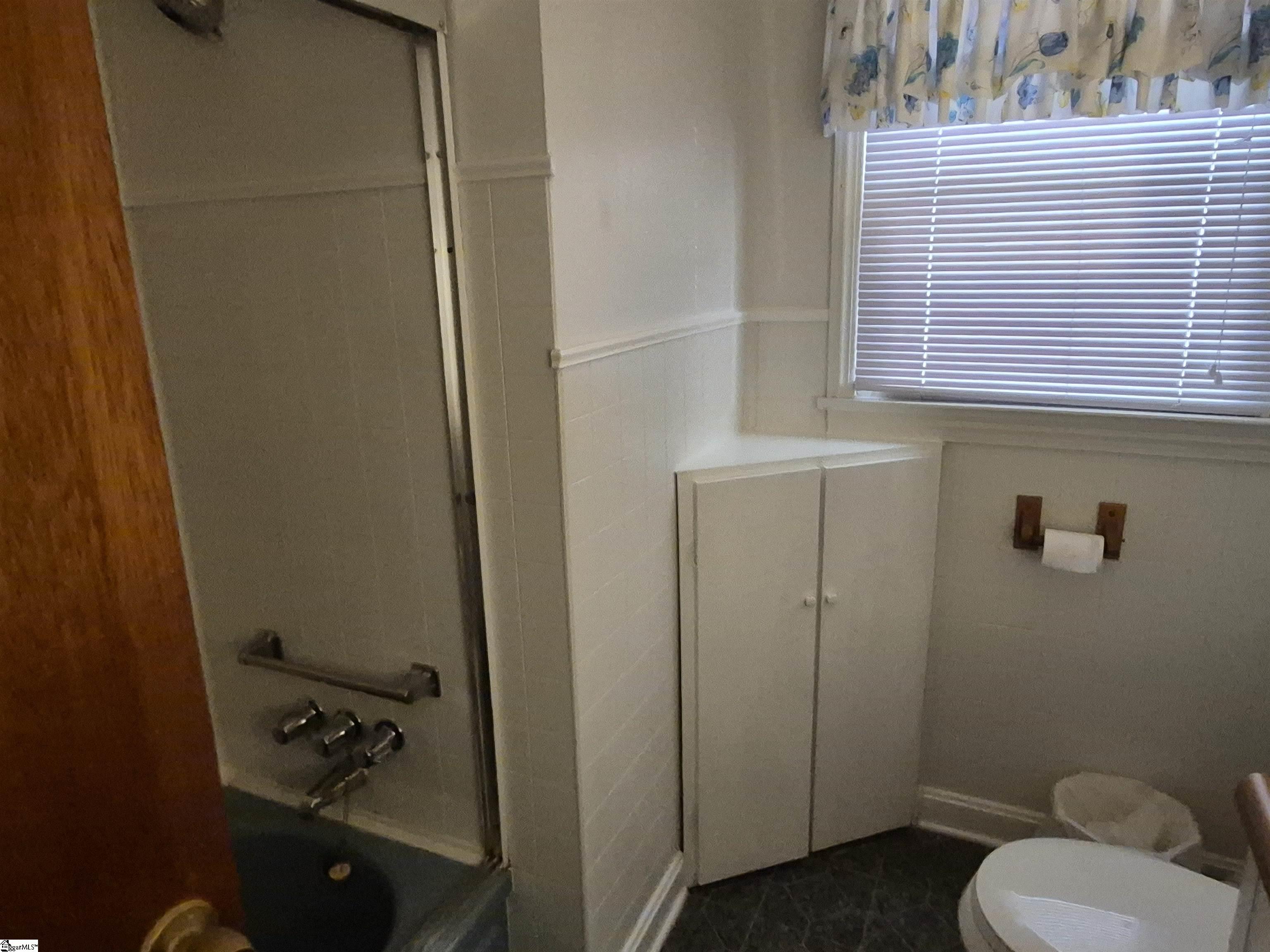 42 Reeves Avenue Greenville, SC 29605 - Photo 8 of 24 Gallery Image 8