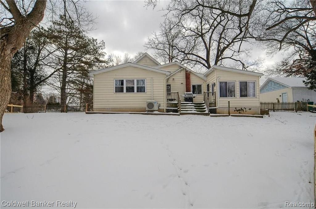 212 Brighton Lake Road Brighton, MI 48116 - Photo 6 of 34