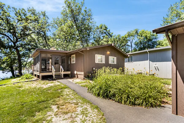 $530,000 | 407 Holiday Drive, Lake Holiday, IL 60552