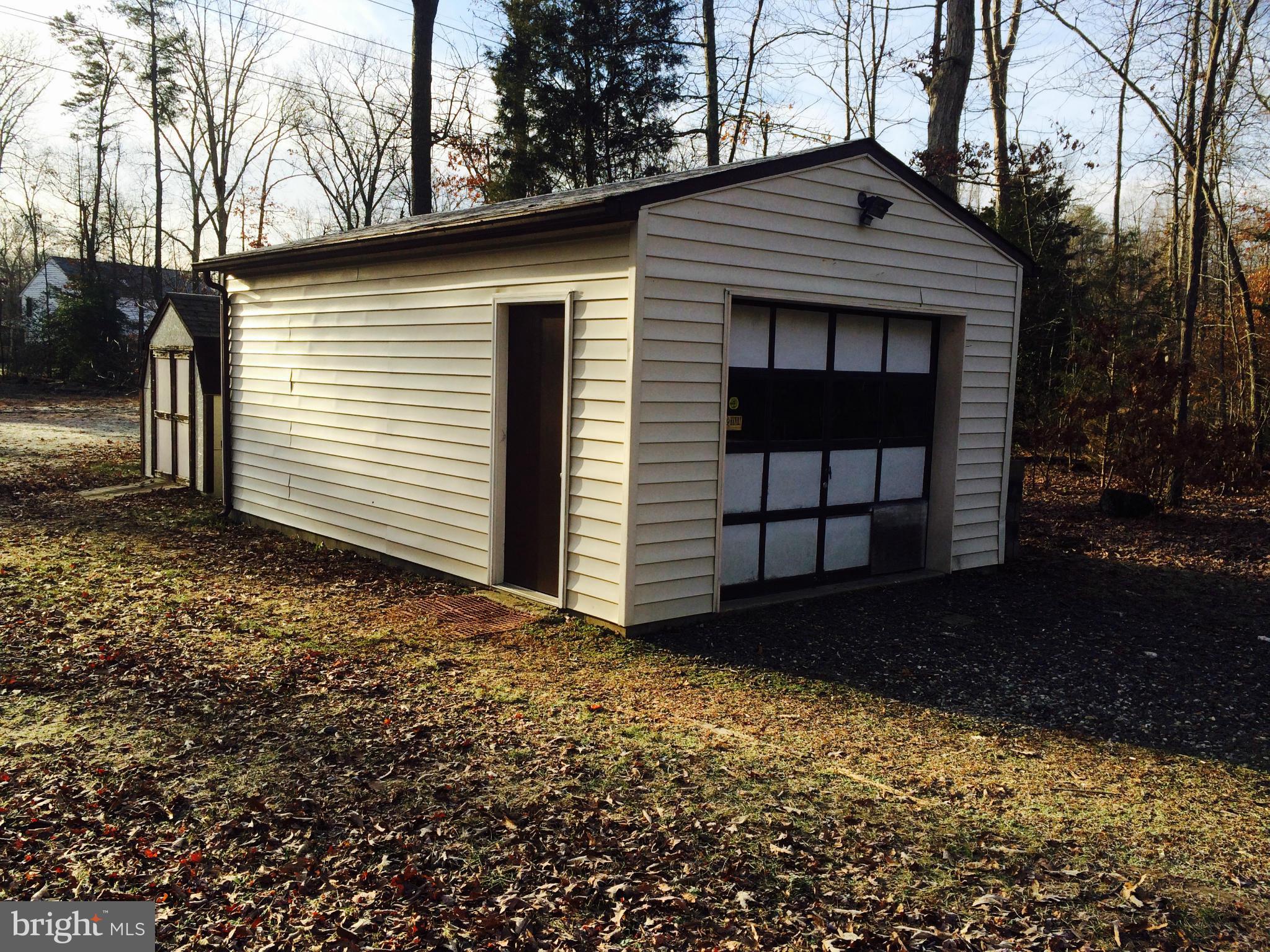 Exterior (Rear)