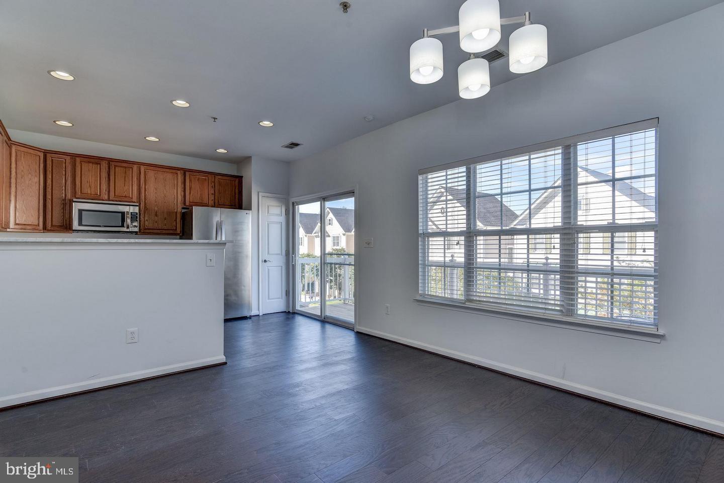 640 Main Street, Unit 640B Gaithersburg, MD 20878 - Photo 22 of 65 Kitchen