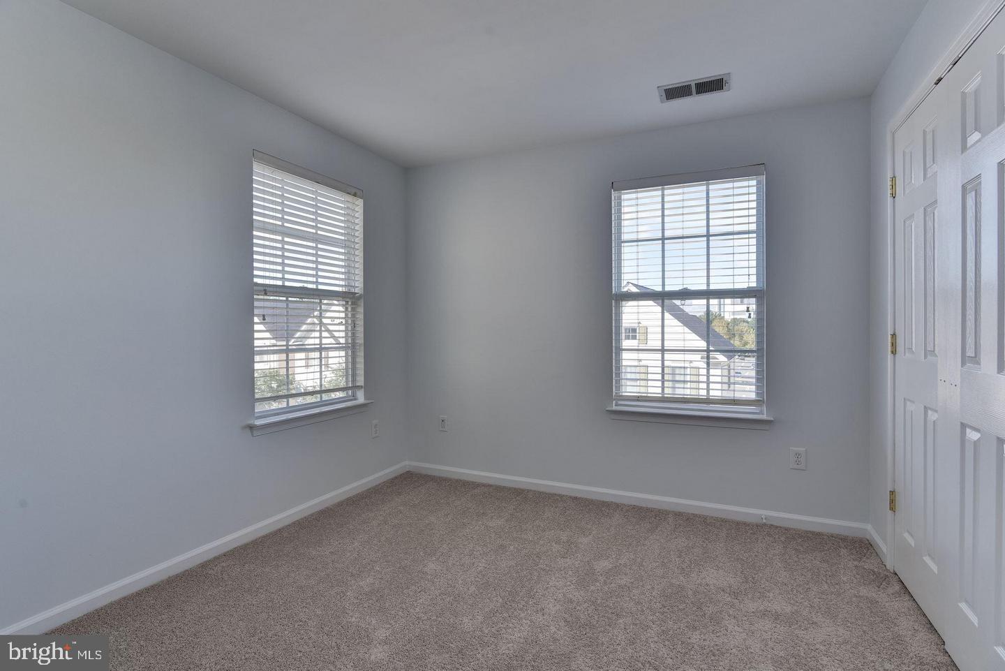 640 Main Street, Unit 640B Gaithersburg, MD 20878 - Photo 36 of 65 an empty room with a window