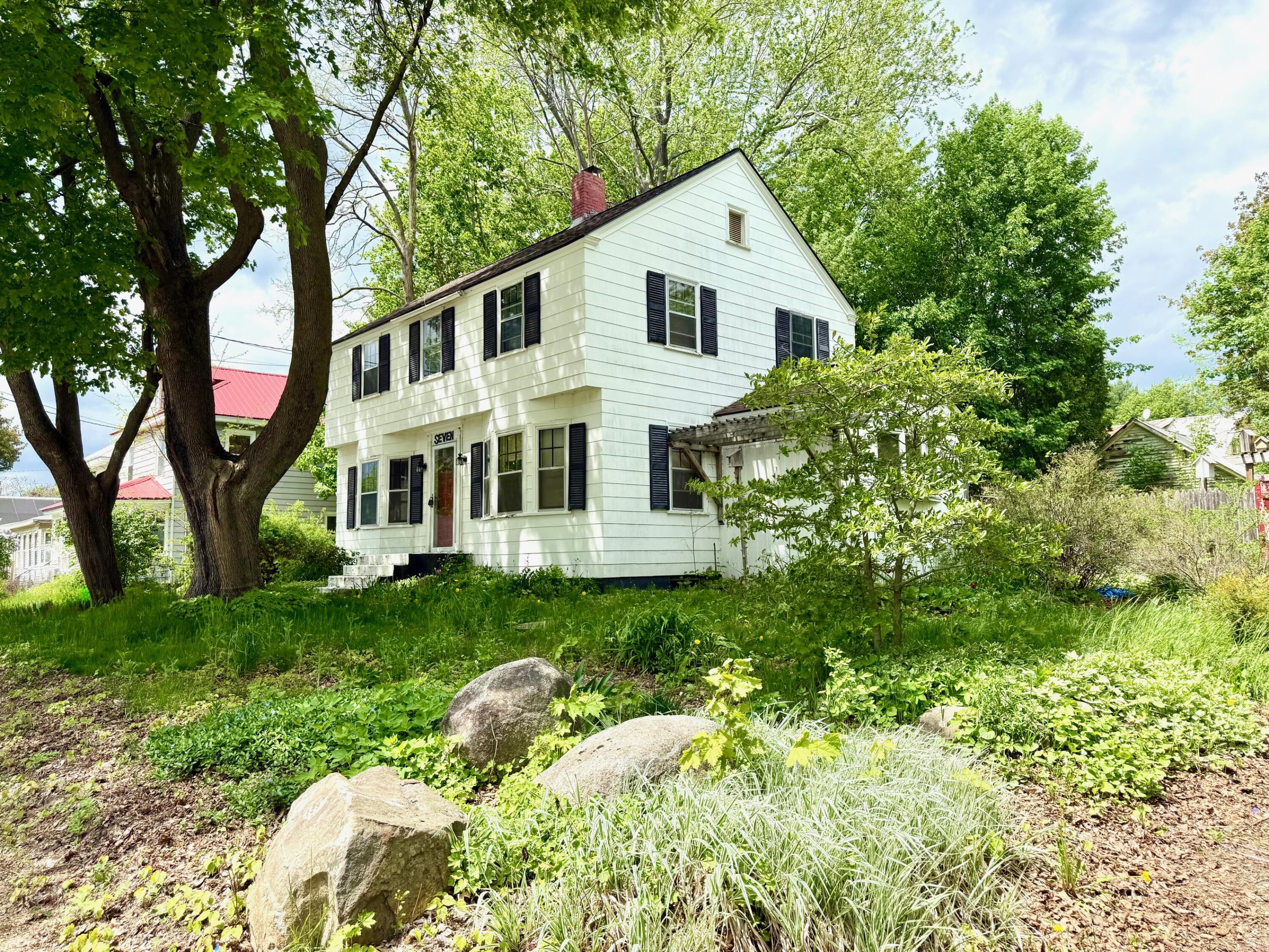 7 Donald Street Waterville, ME 04901 - Photo 1 of 25 3333333