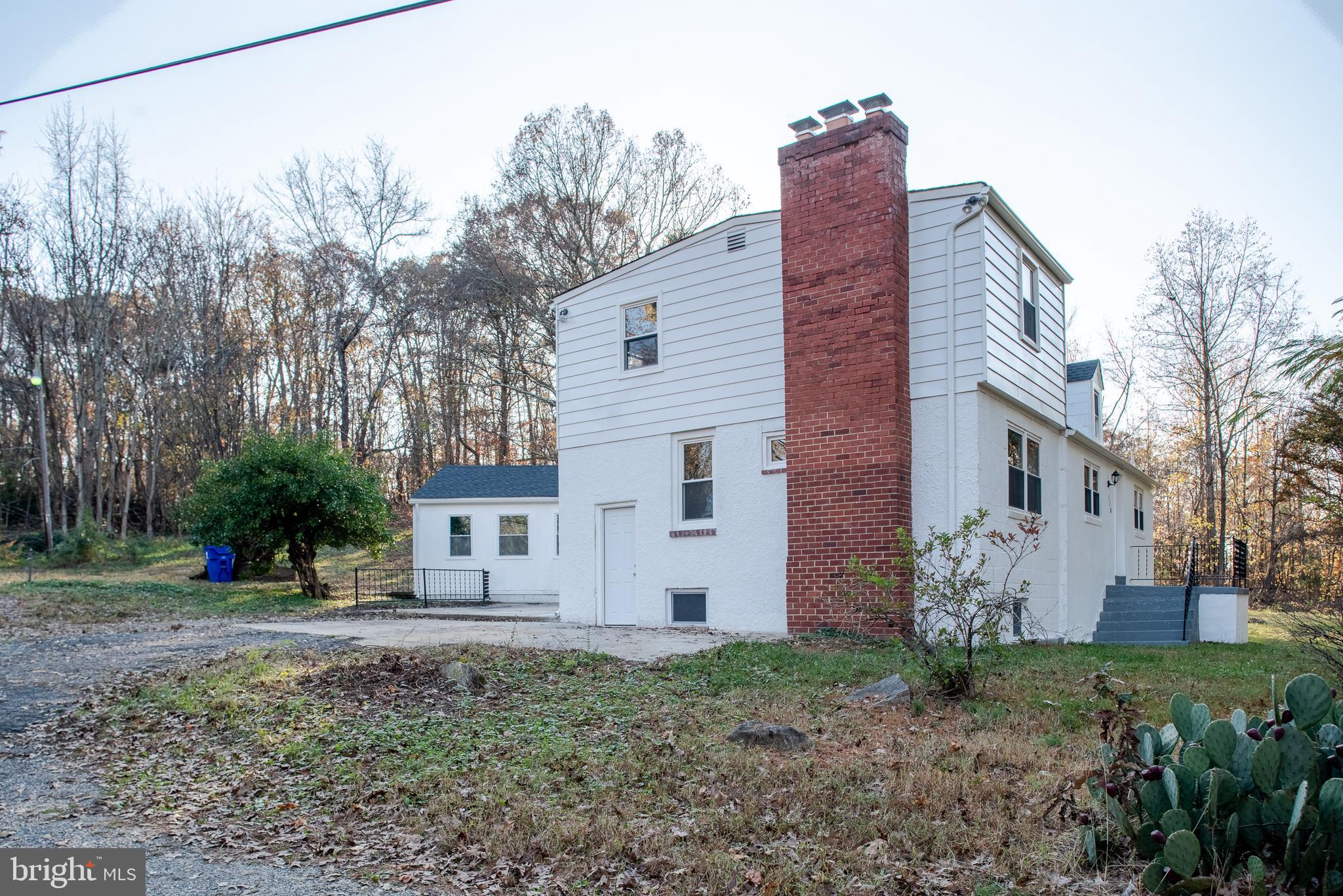 570 Grovers Turn Road Owings, MD 20736 - Photo 3 of 40 Side look of the house