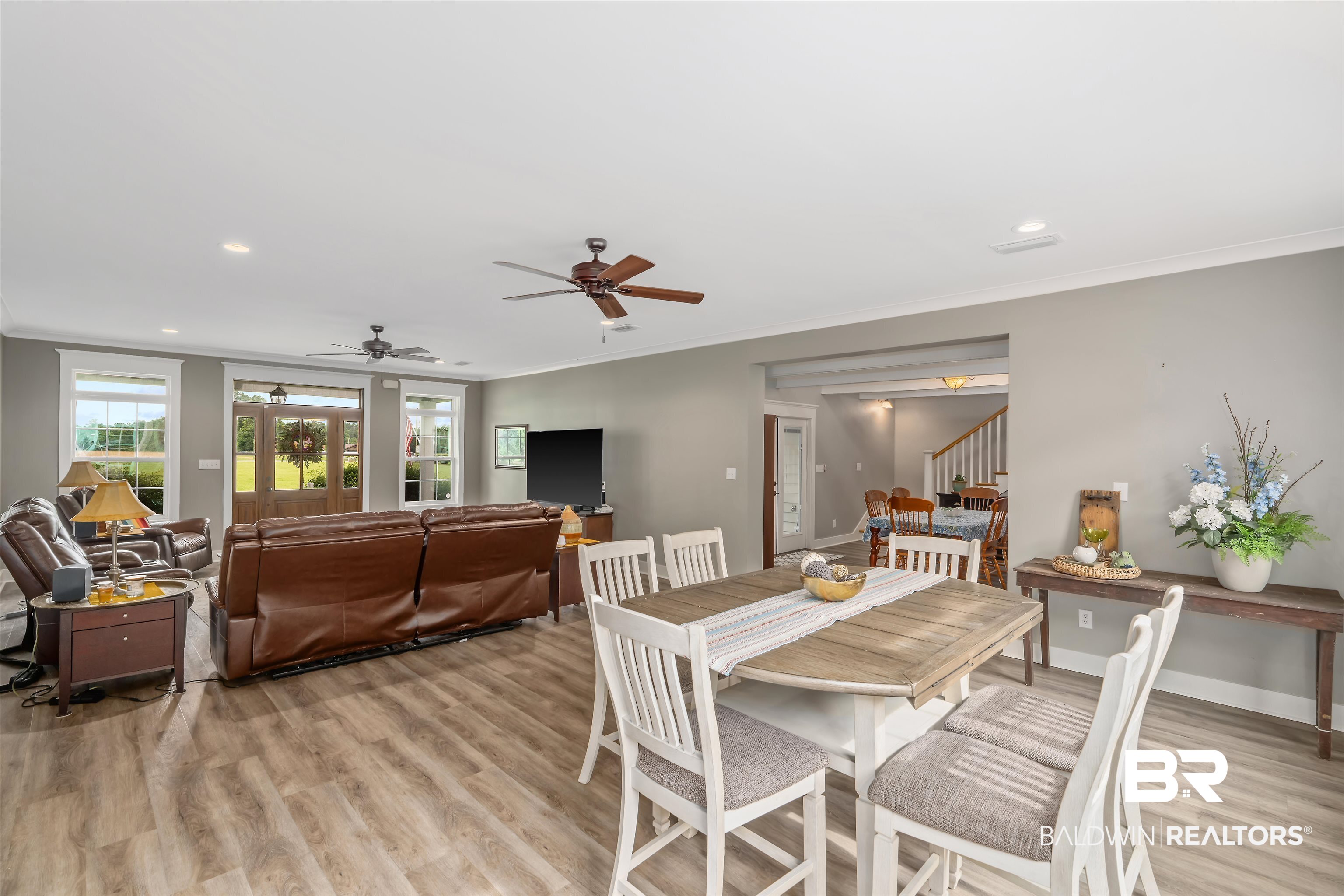 20011 Lawrence Road Fairhope, AL 36532 - Photo 14 of 41 Breakfast Area and Living