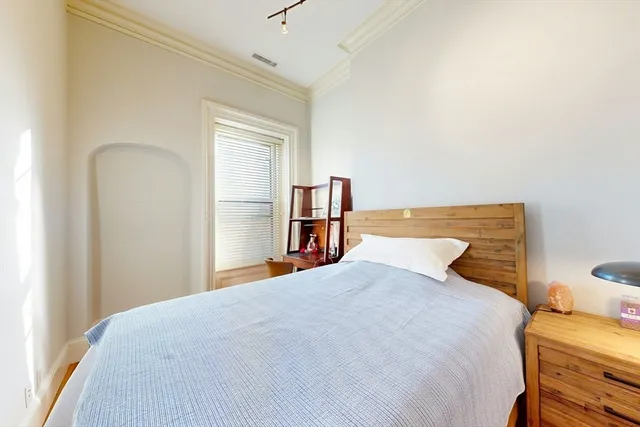 $799,900 | 322 Beacon Street, Unit 7, Boston, MA 02116