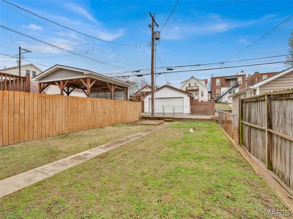 $220,000 | 5516 Botanical Avenue, St. Louis, MO 63110