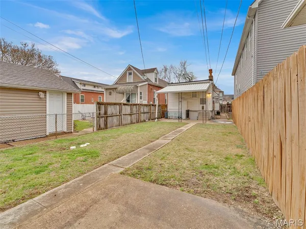 $220,000 | 5516 Botanical Avenue, St. Louis, MO 63110