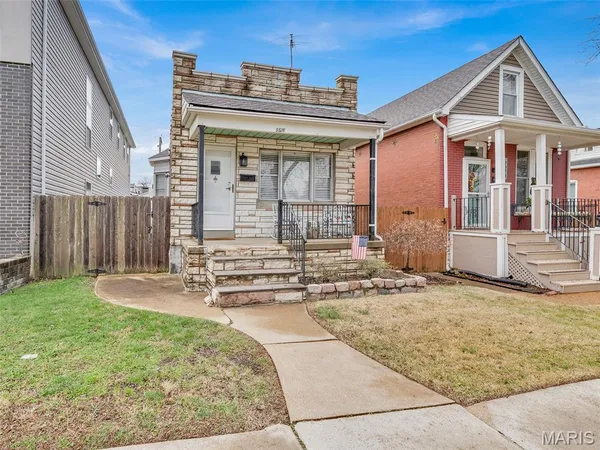 $220,000 | 5516 Botanical Avenue, St. Louis, MO 63110