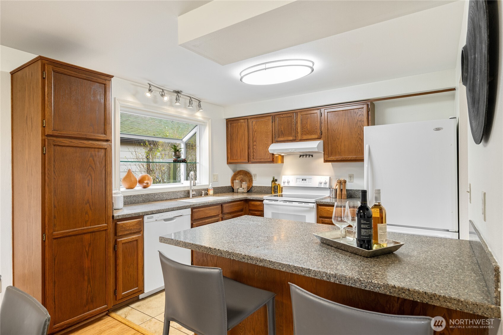 7317 30th Avenue Southwest Seattle, WA 98126 - Photo 7 of 25