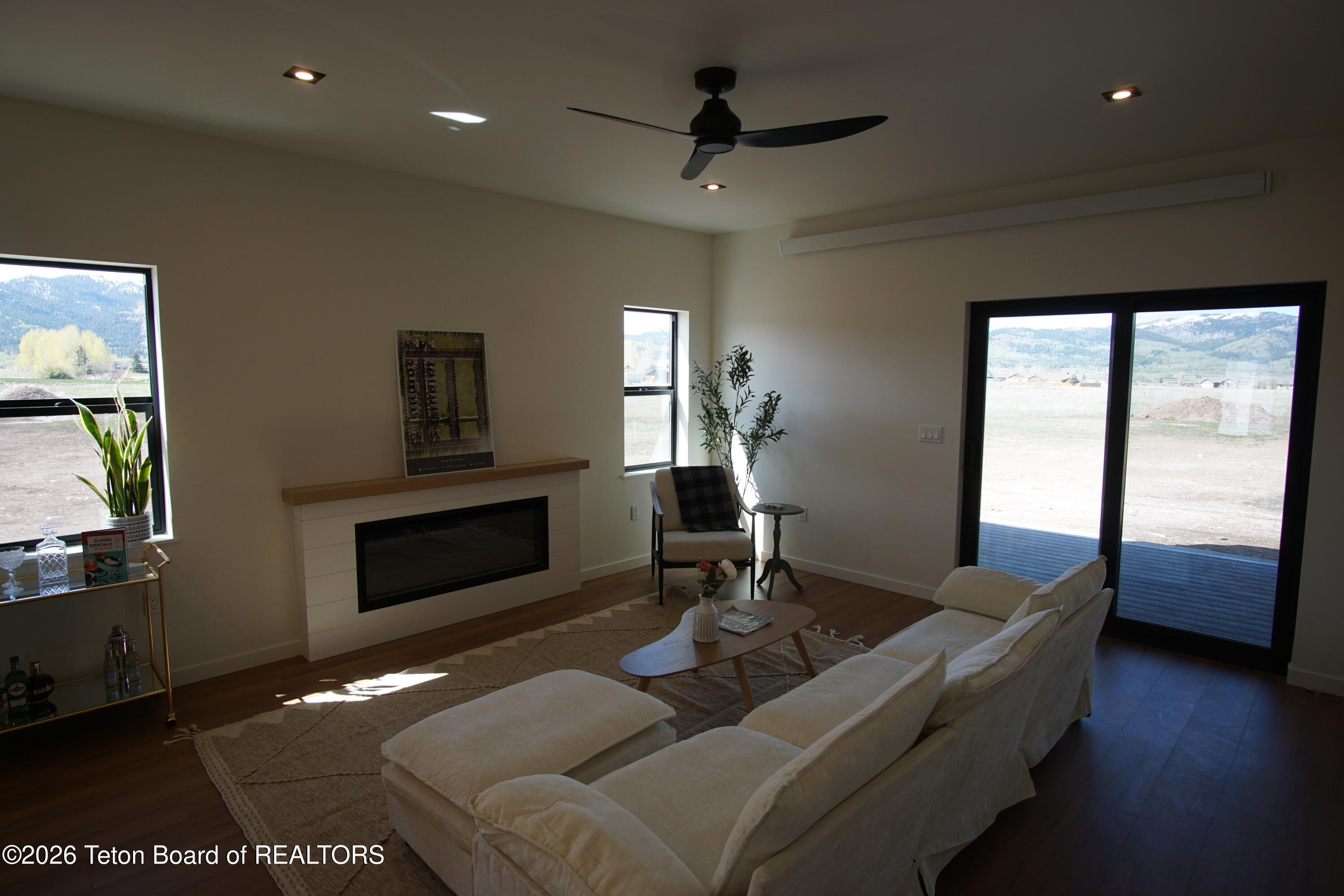 8748 Windy Ridge Road Victor, ID 83455 - Photo 7 of 26 Living Room