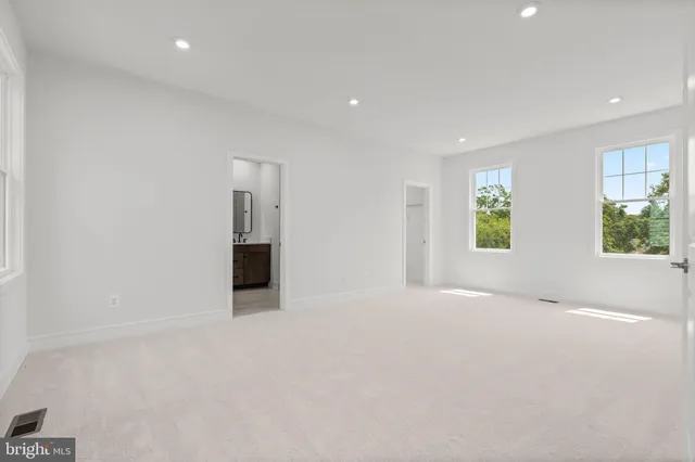 $749,712 | 1011 Captain Richards Court, Marshall, VA 20115