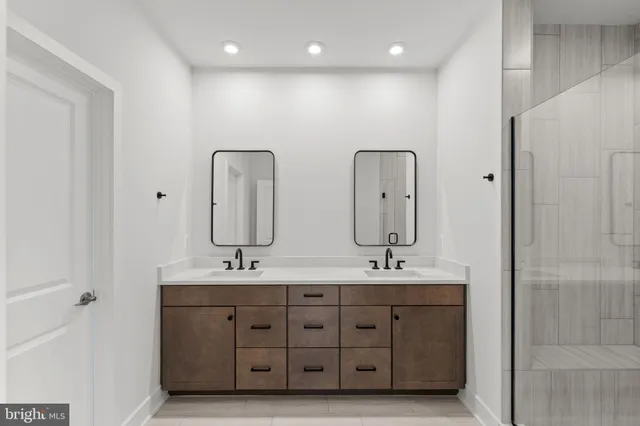 $749,712 | 1011 Captain Richards Court, Marshall, VA 20115