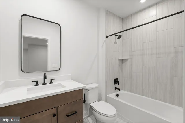 $749,712 | 1011 Captain Richards Court, Marshall, VA 20115