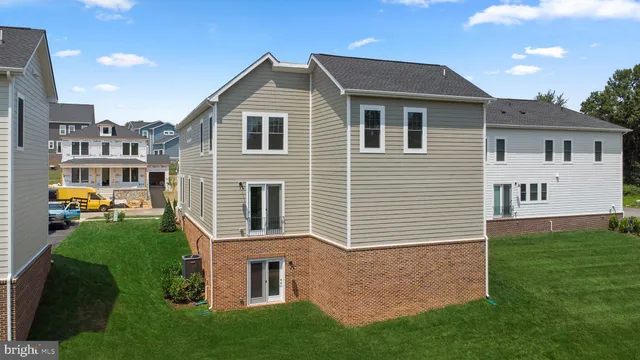 $749,712 | 1011 Captain Richards Court, Marshall, VA 20115