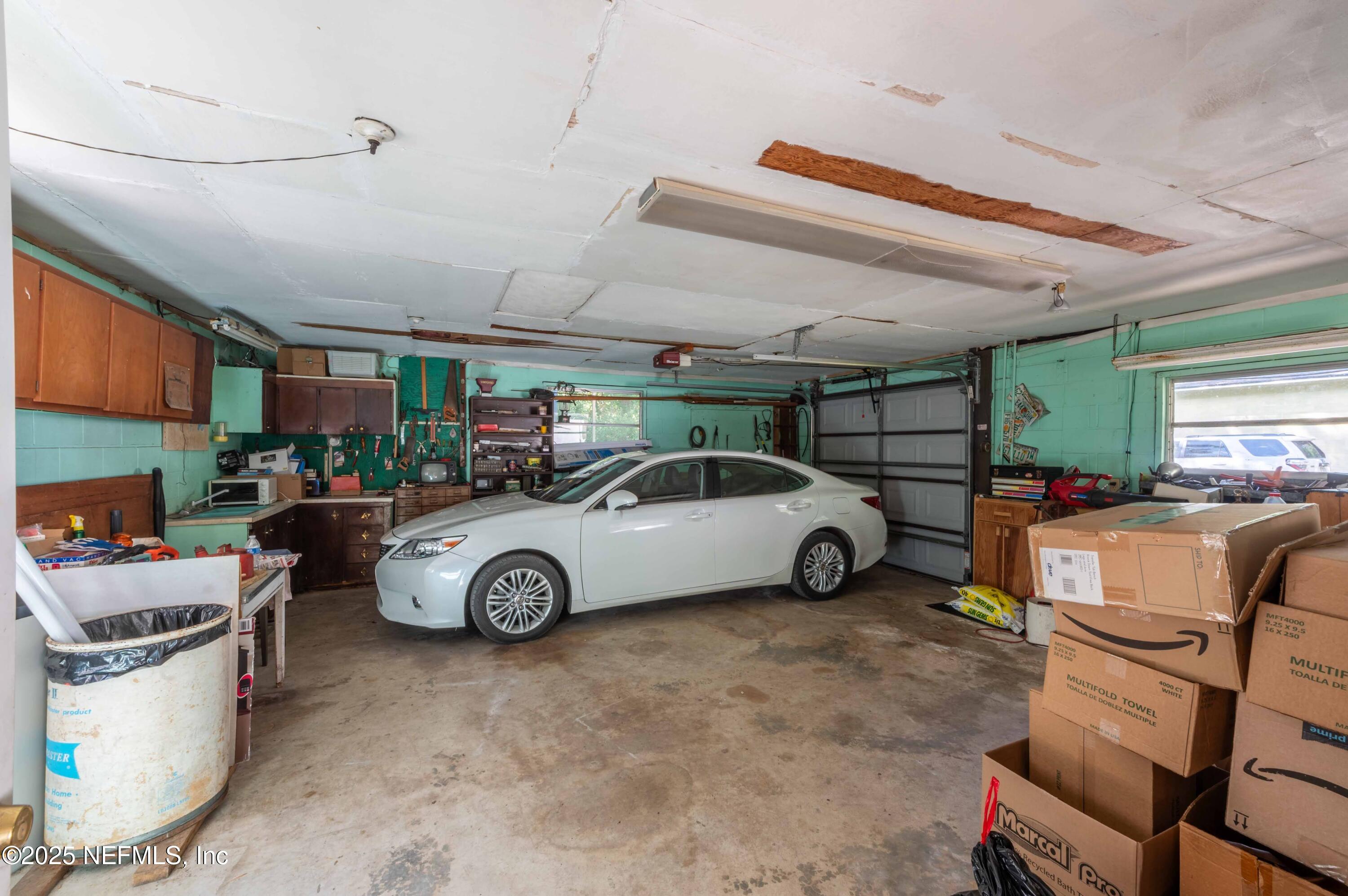 878 Champion Way Jacksonville, FL 32221 - Photo 21 of 36 2025_09_27 878 Champion Way-25-garage