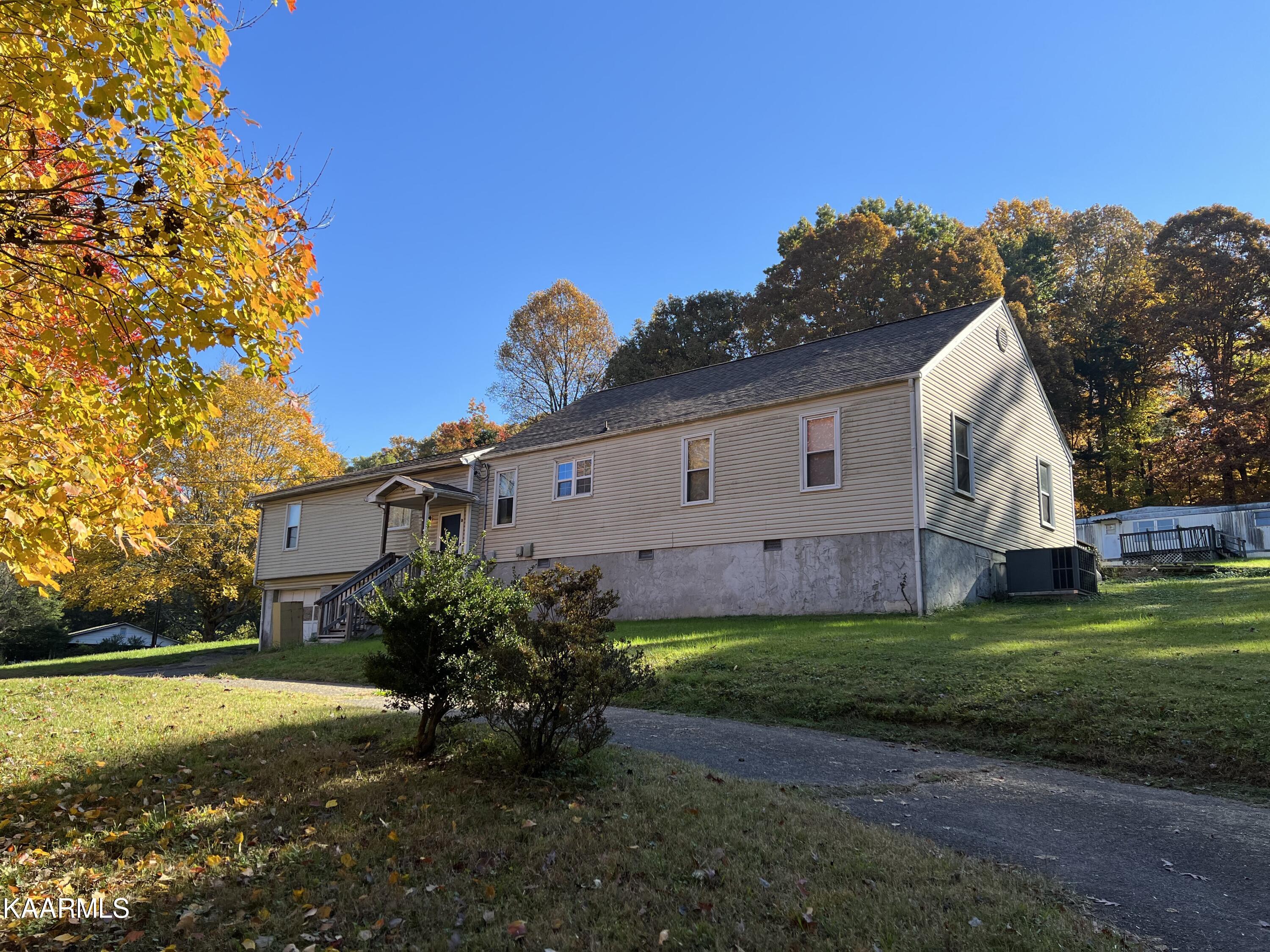6321 Lacy Road Knoxville, TN 37912 - Photo 2 of 24 IMG_5643