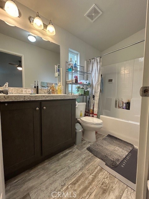 6545 Wilbur, Unit 39 Reseda, CA 91335 - Photo 17 of 28 Primary bathroom with dual sinks