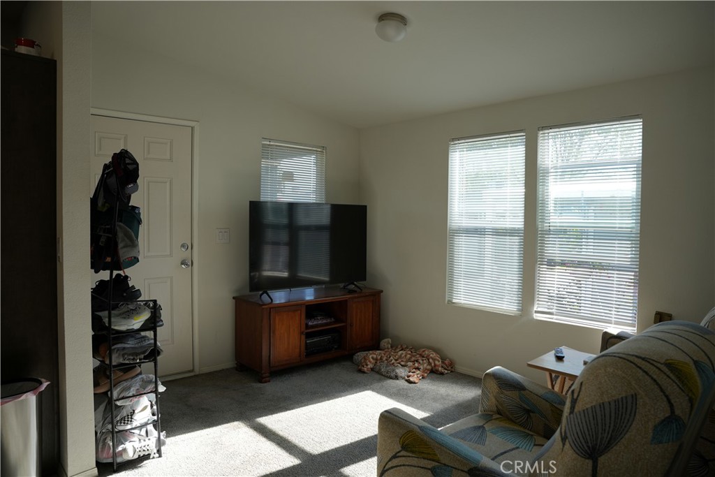 6545 Wilbur, Unit 39 Reseda, CA 91335 - Photo 3 of 28 Living Room