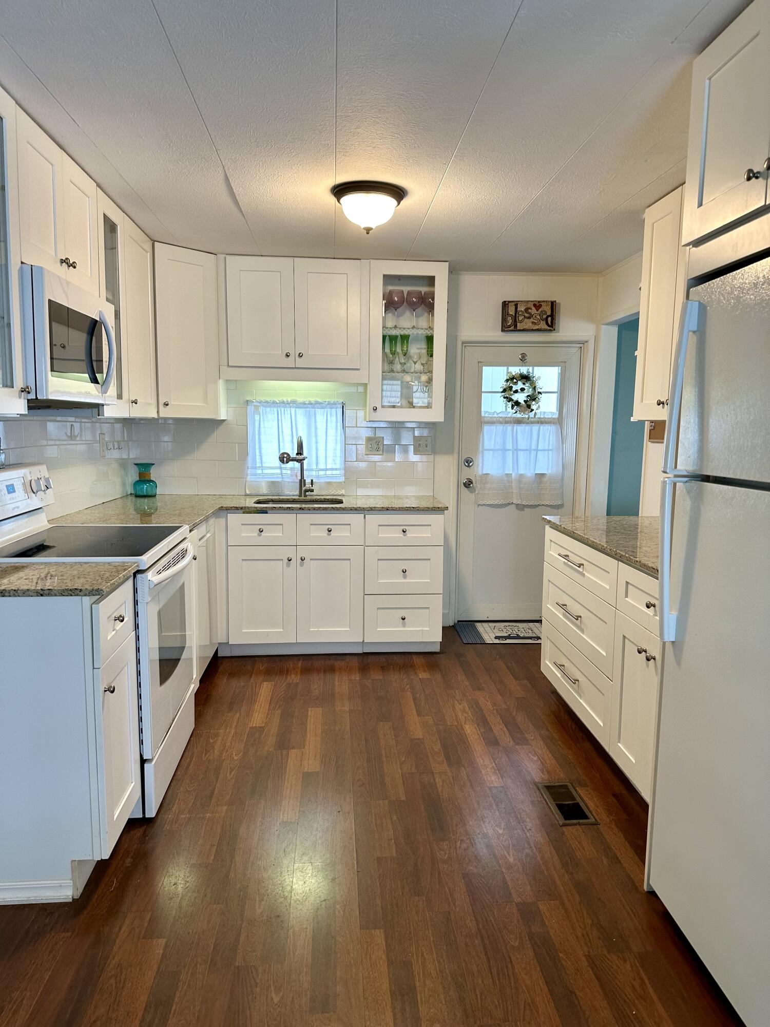8252 South Street Boca Raton, FL 33433 - Photo 4 of 25 Kitchen